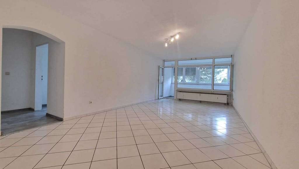 Immobilie in Viernheim - Kapitalanlage oder Selbstbezug: Attraktive 2-Zimmer Erdgeschosswohnung in Viernheim zu Verkaufen - Bild 0