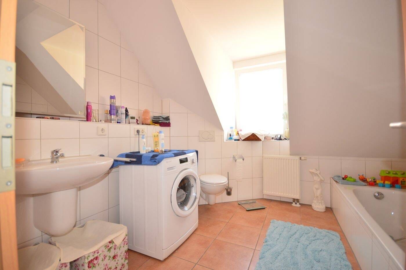 Immobilie in Schwarzenbruck - Investieren oder Einquartieren! Vermietete 3-Zimmer-DG-Wohnung in idealer Lage von Ochenbruck - Bild 3