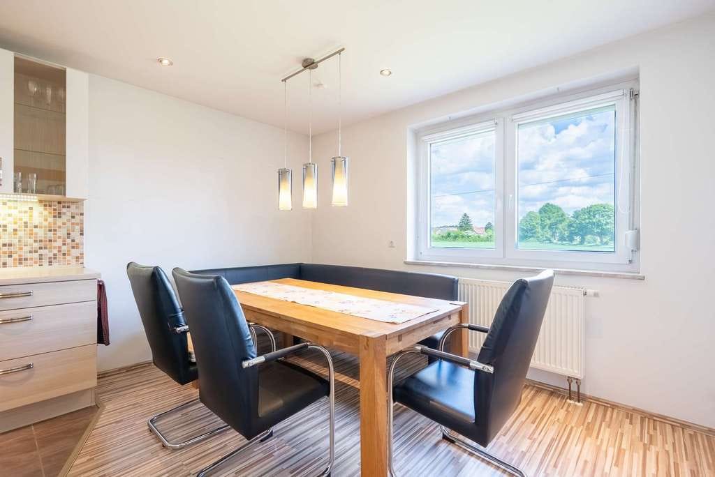 Immobilie in Weißenhorn - Charmantes Einfamilienhaus in idyllischer Lage an der Roth – viel Platz für die ganze Familie - Bild 4