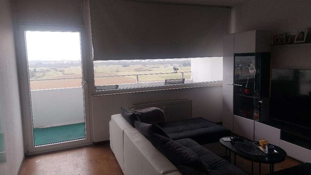 Immobilie in Hattersheim - HATTERSHEIM: Tolle 1 1/2-Zi.-Wohnung mit Laminat, Balkon u. EBK -PENTHOUSE-STIL - Bild 2