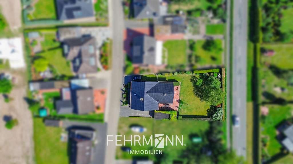 Immobilie in Haren (Ems) - Großzügiges Einfamilienhaus mit Kaminzimmer und Traumgrundstück in ruhiger Siedlungslage - Bild 1
