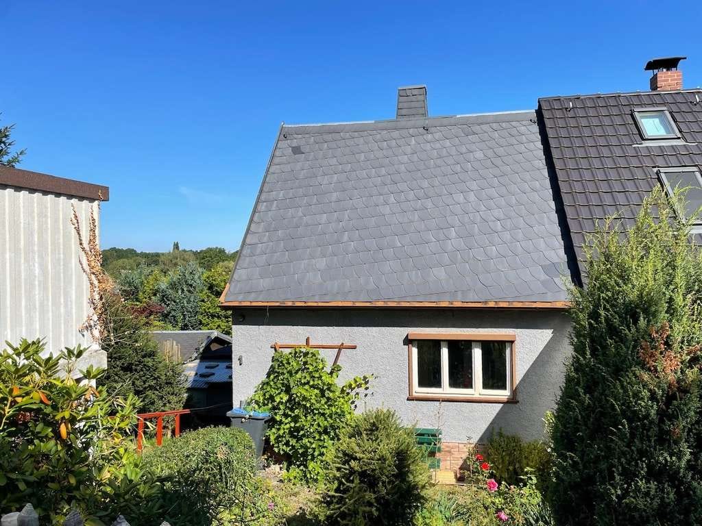 Immobilie in Niederwiesa - Kleine Doppelhaushälfte in beliebter Wohnlage nahe dem Schloss Lichtenwalde - Bild 0