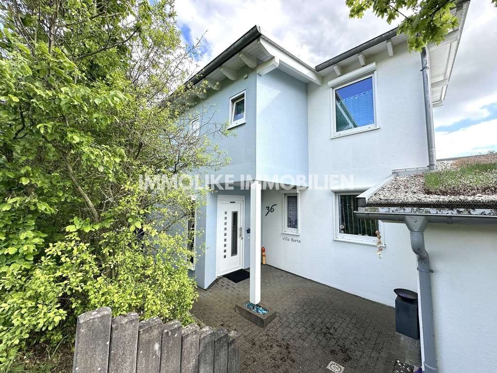 Immobilie in Hünfeld - Zentral gelegenes Einfamilienhaus mit Doppelgarage in Hünfeld - Bild 1