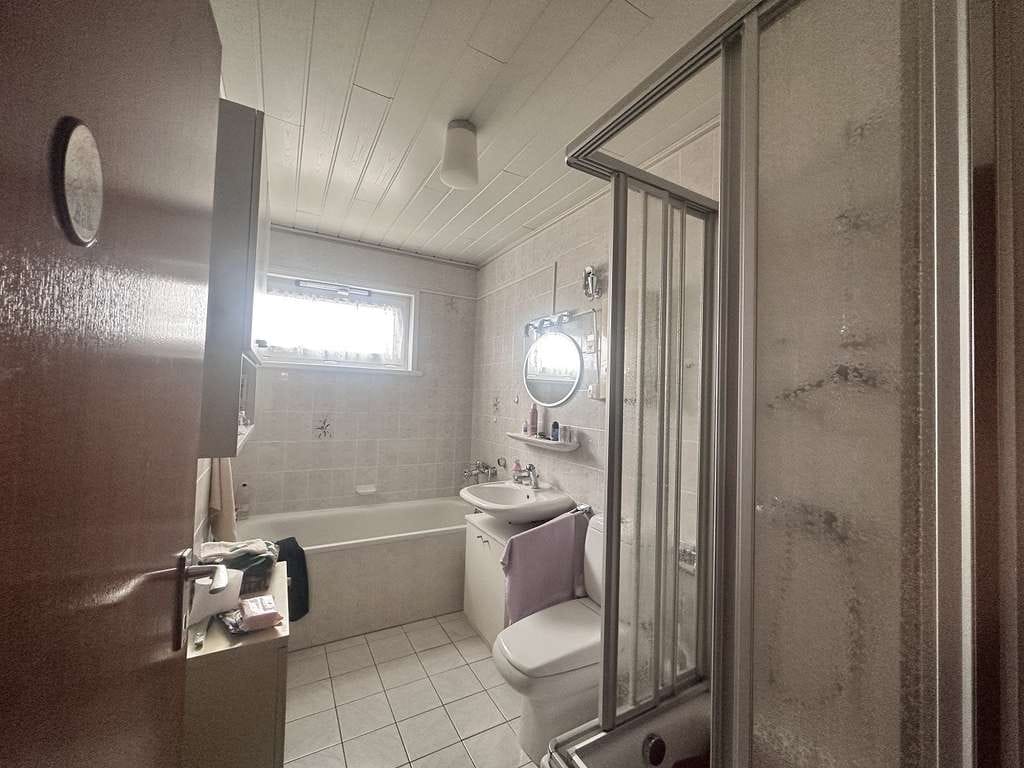 Immobilie in Söhlde - Söhlde-Groß Himstedt: Eimfamilienhaus mit großem Grundstück, Keller und zwei Garagen - Bild 1