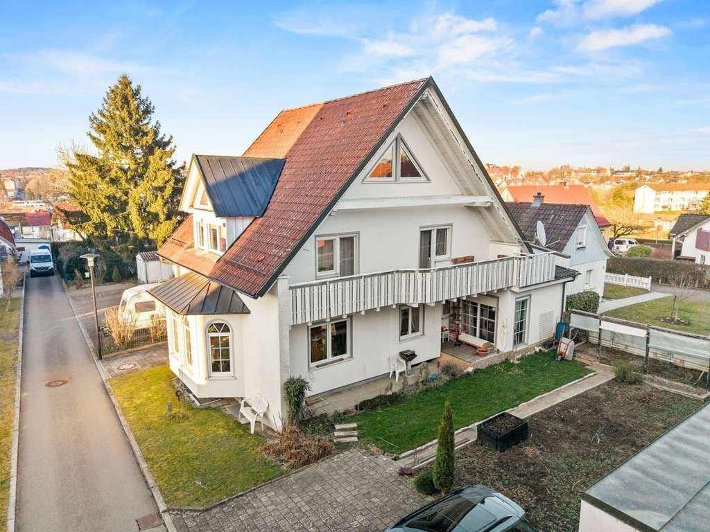 Immobilie in Pfullendorf - Gepflegtes Dreifamilienhaus
in ruhiger Wohnlage - komplett vermietet - Bild 1