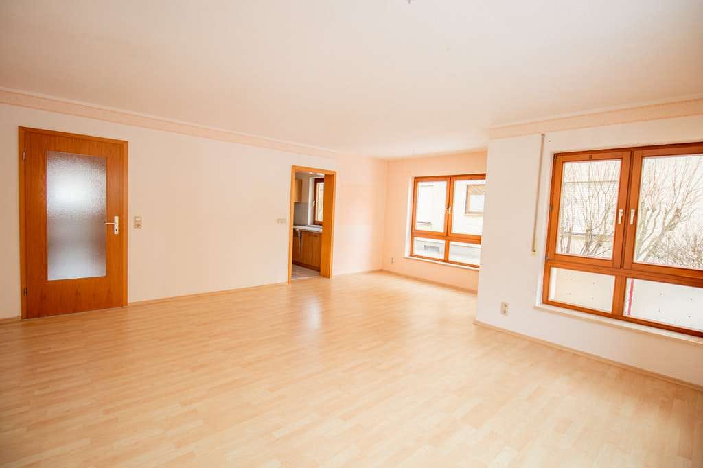 Immobilie in Unterwellenborn - Gepflegte 3-Zimmer-Erdgeschosswohnung mit Balkon und Tiefgaragenstellplatz - Bild 3