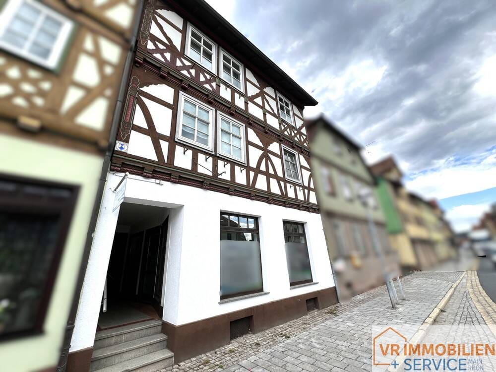 Immobilie in Wasungen - Kapitalanlage mit Perspektive: Denkmalgeschütztes Wohn- und Geschäftshaus mit solider Mieteinnahme in 98634 Wasungen! - Bild 2