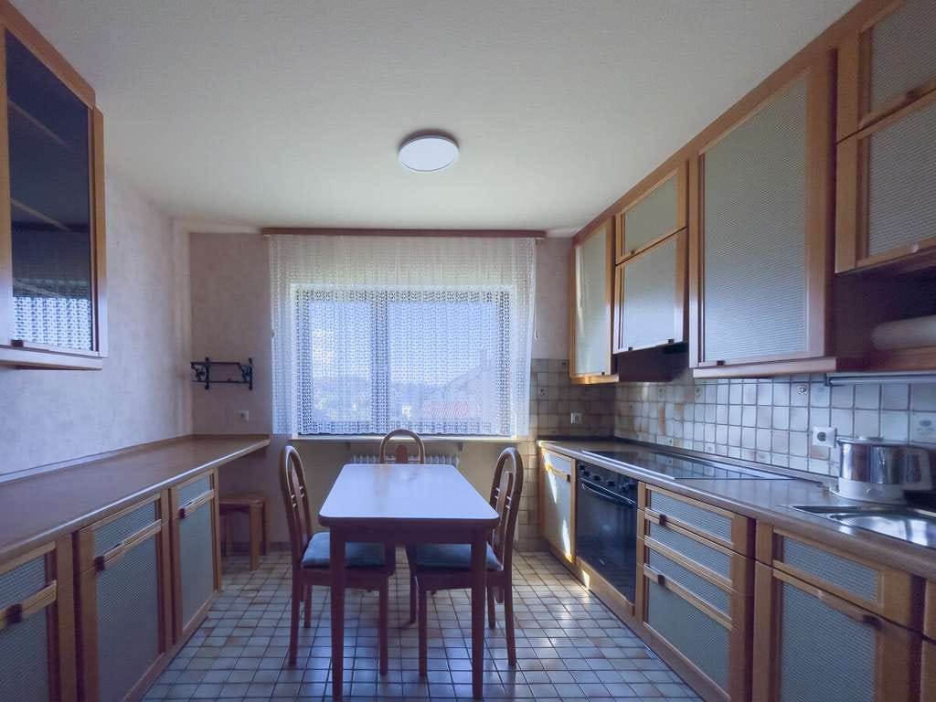 Immobilie in Sternenfels - Charmante 2-Zimmer-Wohnung mit Balkon und Garage in ruhiger Lage - Bild 3