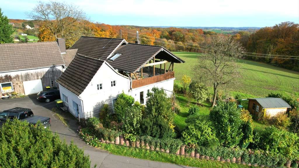 Immobilie in Much - IHR neues Zuhause im Grünen | 2-3 Wohneinheiten mit 7 Zimmern | Ausbaupotenzial - Bild 2