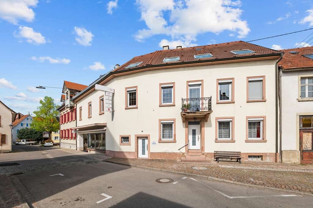 Immobilie in Endingen - Mehrfamilienhaus in Endingen zum Umbau: Zentrallage, bezugsfrei, Potenzial für mehrere Wohneinheiten - Bild 0