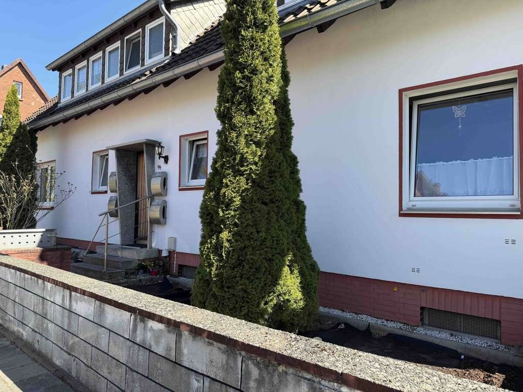 Immobilie in Sarstedt - Exklusiv bei KARSTEN IMMOBILIEN: Mehrfamilienhaus in attraktiver Lage von Sarstedt - Bild 0