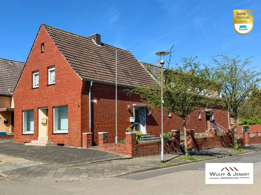 Immobilie in Grevenbroich - Zweifamilienhaus samt Ladenlokal in Grevenbroich - Gindorf zu verkaufen - Bild 0
