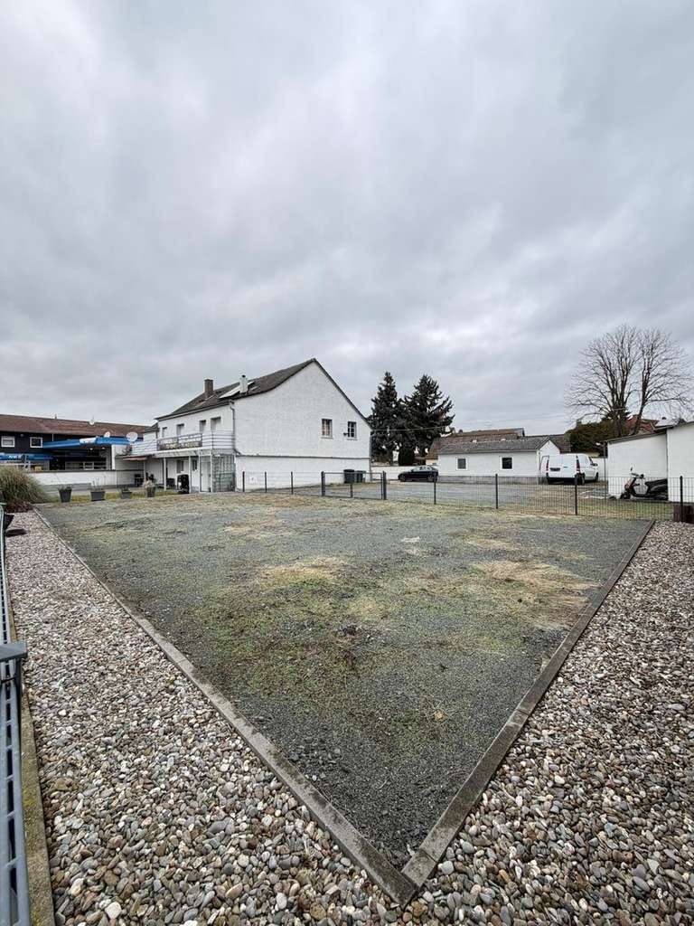 Immobilie in Pfungstadt - 1-2 Familienhaus mit ca.300 m² Wfl.auf großzügigem 1.050-m²-Grundstück-ideal für Wohnen und Arbeiten - Bild 2