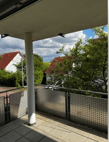 Immobilie in Werneck - Schöne 4-Zimmer-Eigentumswohnung mit Balkon und 2 Kfz-Stellplätzen im Wert von 15.000,-- € in guter Lage in Werneck - Bild 3