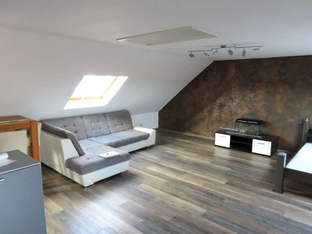 Immobilie in Waghäusel - Bezugsfreies 1 Zimmer-Apartment im DG mit Balkon zum Selbstbezug oder als Kapitalanlage in Waghäusel - Bild 4