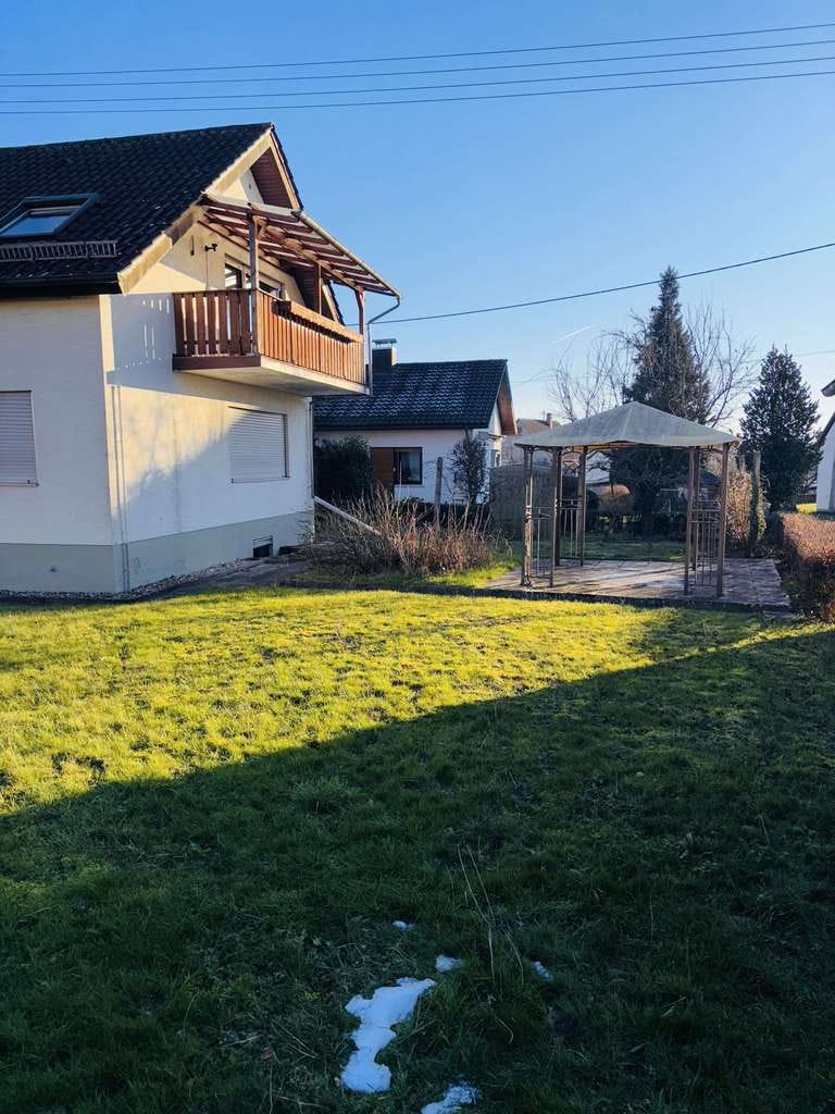Immobilie in Mosbach - Großzügiges Zweifamilienhaus mit Garten im schönen Reichenbuch - Bild 1