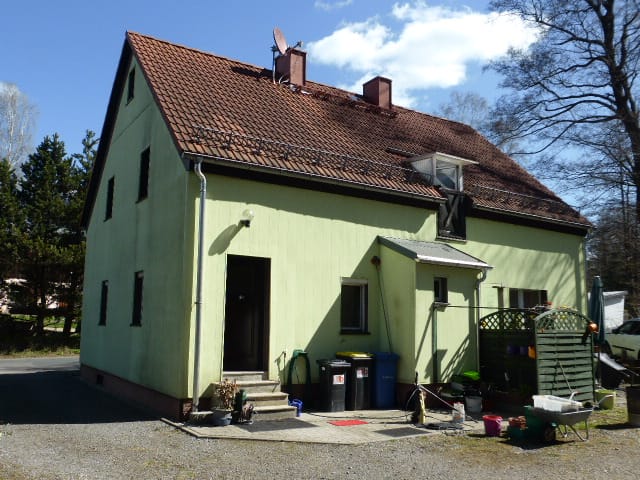 Immobilie in Brand-Erbisdorf - Brand-Erbisdorf: Einfamilienhaus mit 600m2 Garten als ANLAGEIMMOBILIE - Bild 1