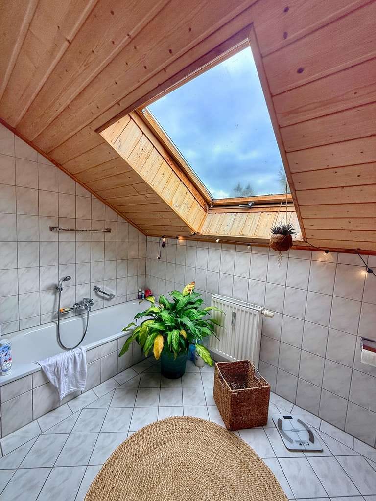 Immobilie in Hutthurm - Helle Dachgeschosswohnung mit Balkon & Gartenanteil in ruhiger Lage von Hutthurm zu verkaufen - Bild 4