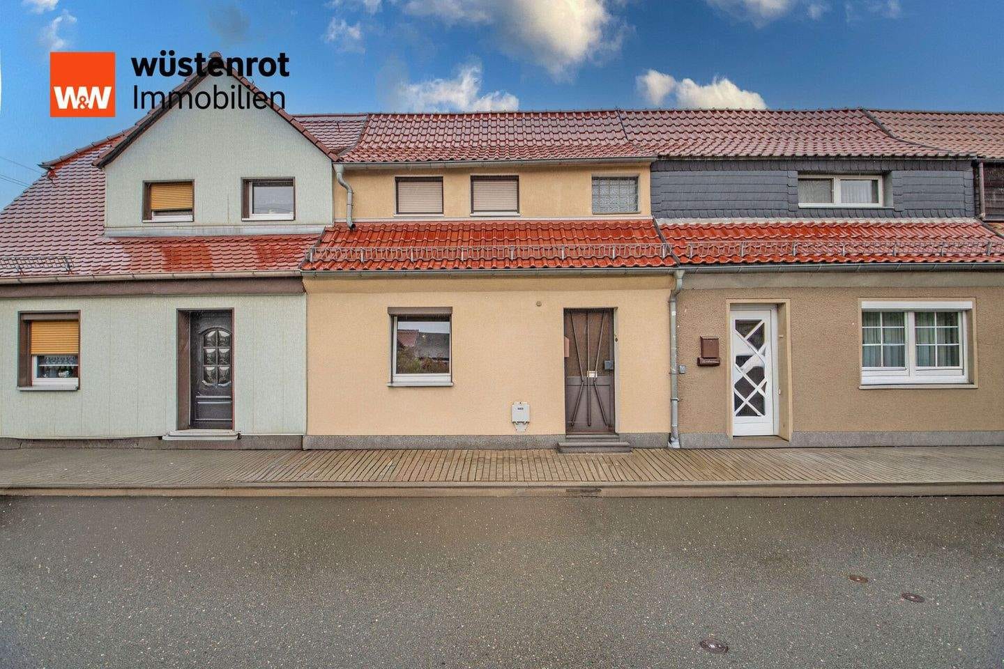 Immobilie in Meuselwitz - Charmantes Reihenmittelhaus mit großem Garten in ruhiger Wohnlage von Meuselwitz - Bild 0