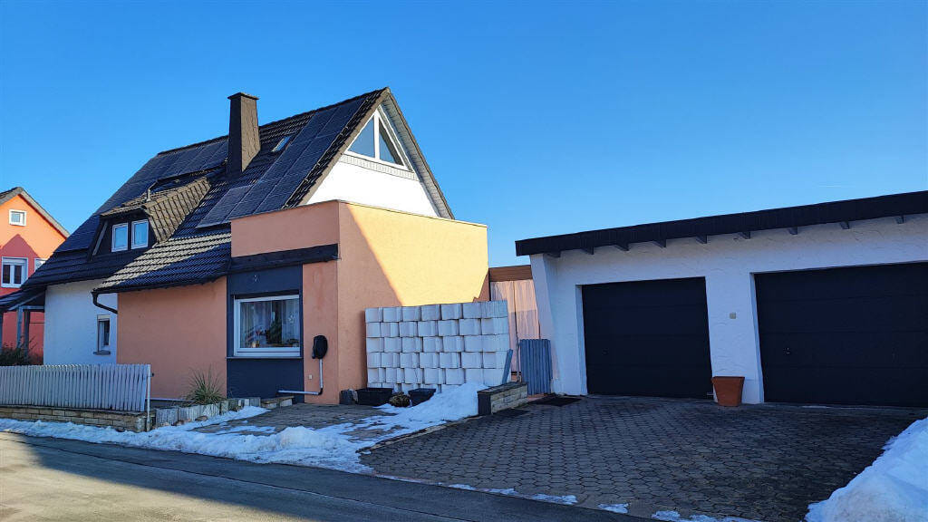 Immobilie in Stockheim - **Einzigartiges Wohnhaus mit besonderen Highlights und tollen Aussichten** - Bild 1