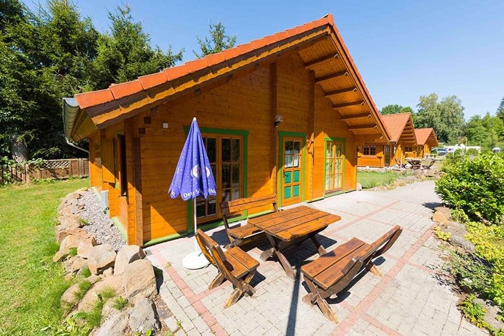 Immobilie in Grebenhain - Gasthof – Ferienhäuser – Wohnungen im Grünen in Ilbeshausen-Hochwaldhausen - Bild 2