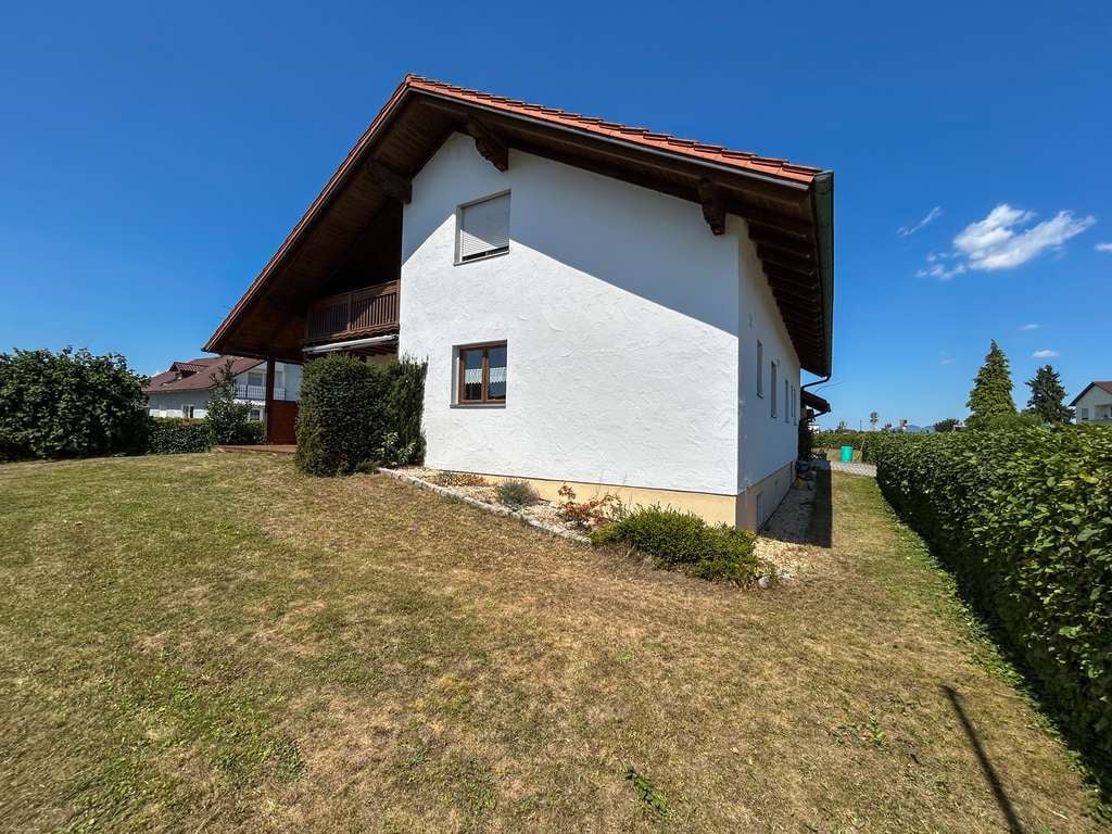 Immobilie in Parkstetten - Großzügiges Zweifamilienhaus mit 812 m² Grundstück – viel Platz, großer Garten, viele Möglichkeiten - Bild 2