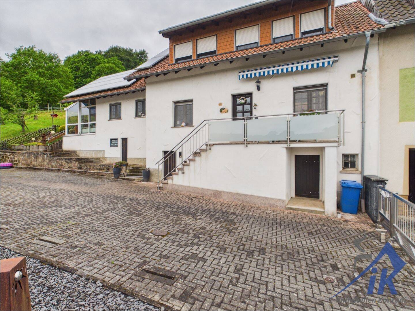 Immobilie in Dellfeld - IK |Dellfeld: Attraktive DHH in ruhiger Lage mit Ackerland - Bild 1