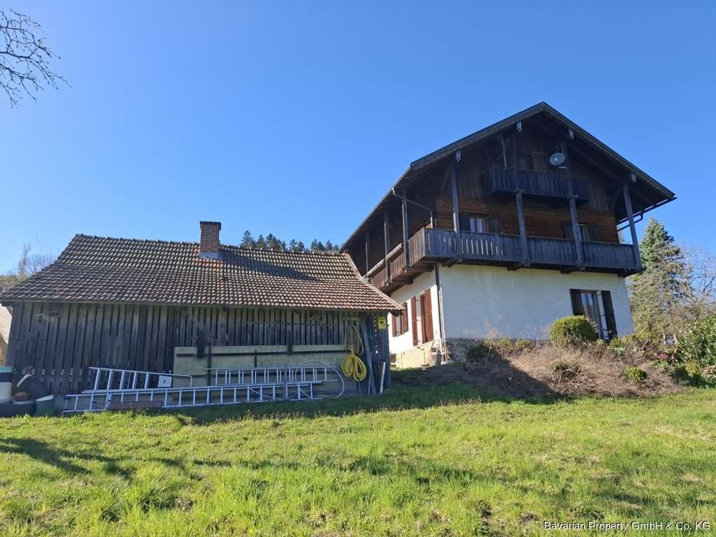 Immobilie in Schwarzach - Exponierte Alleinlage mit traumhaftem Weitblick auf einer Anhöhe im vorderen Bayerischen Wald! - Bild 4