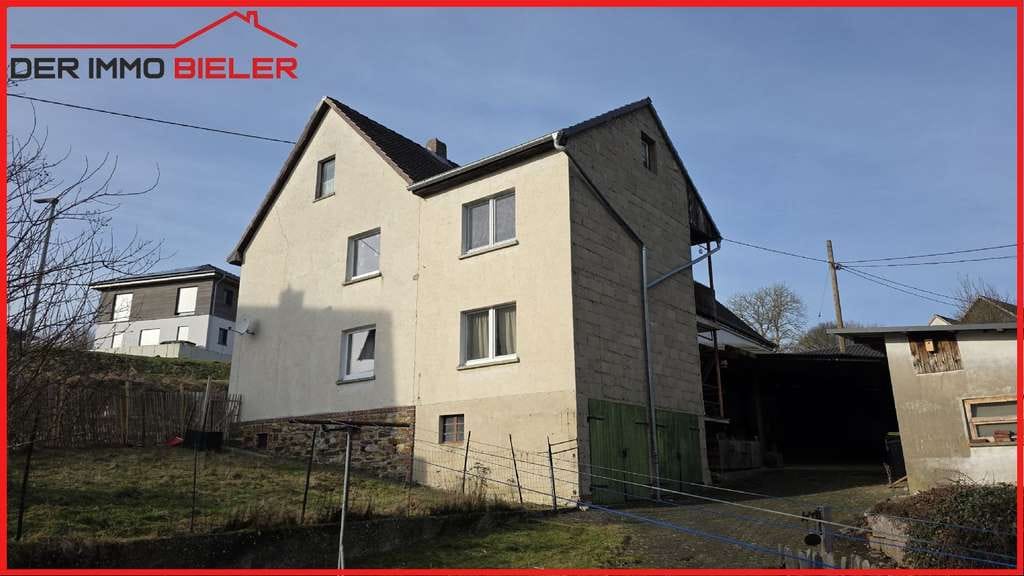 Immobilie in Hemmelzen - Groß, gepflegt, teilsaniert - Haus mit Stallungen und Hof in Hemmelzen bei Altenkirchen zu verkaufen - Bild 2