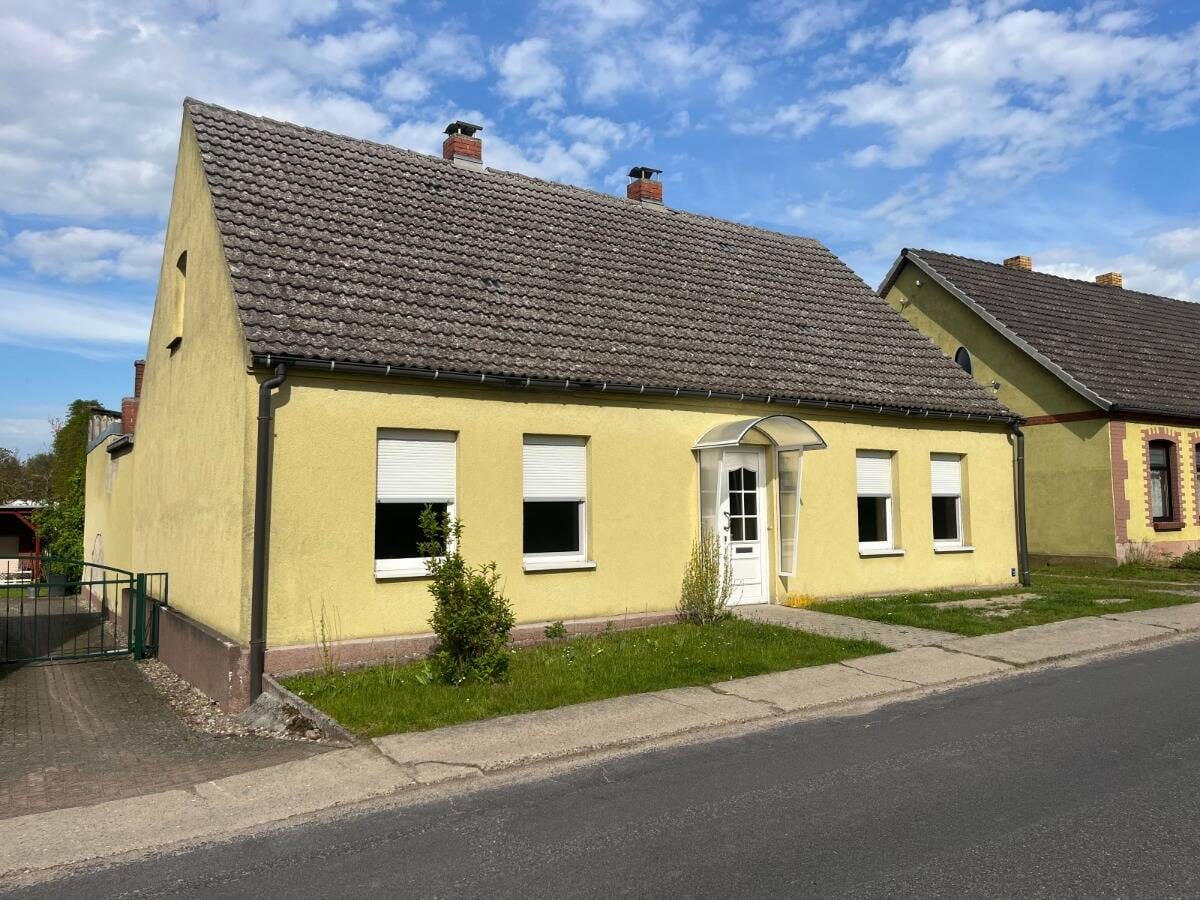 Immobilie in Grammentin - Sofort nutzbar: Solides Einfamilienhaus - Einbauküche - Kachelöfen - Nebengebäude - Carport.... - Bild 0