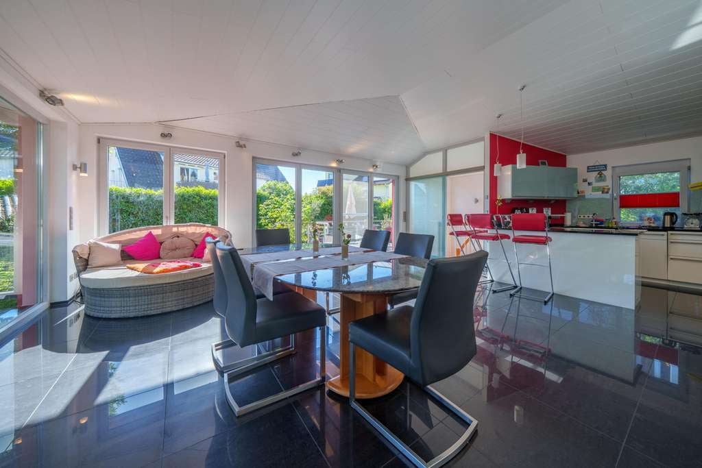Immobilie in Uhldingen-Mühlhofen - Das perfekte Zuhause am Bodensee – großzügig, modern und energieeffizient - Bild 3