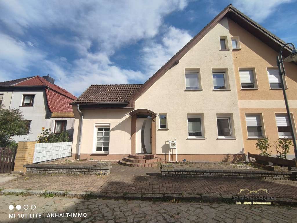 Immobilie in Sandersdorf-Brehna - Modernes Wohnglück in Zscherndorf: Einziehen, Aufatmen und das Leben genießen! - Bild 0