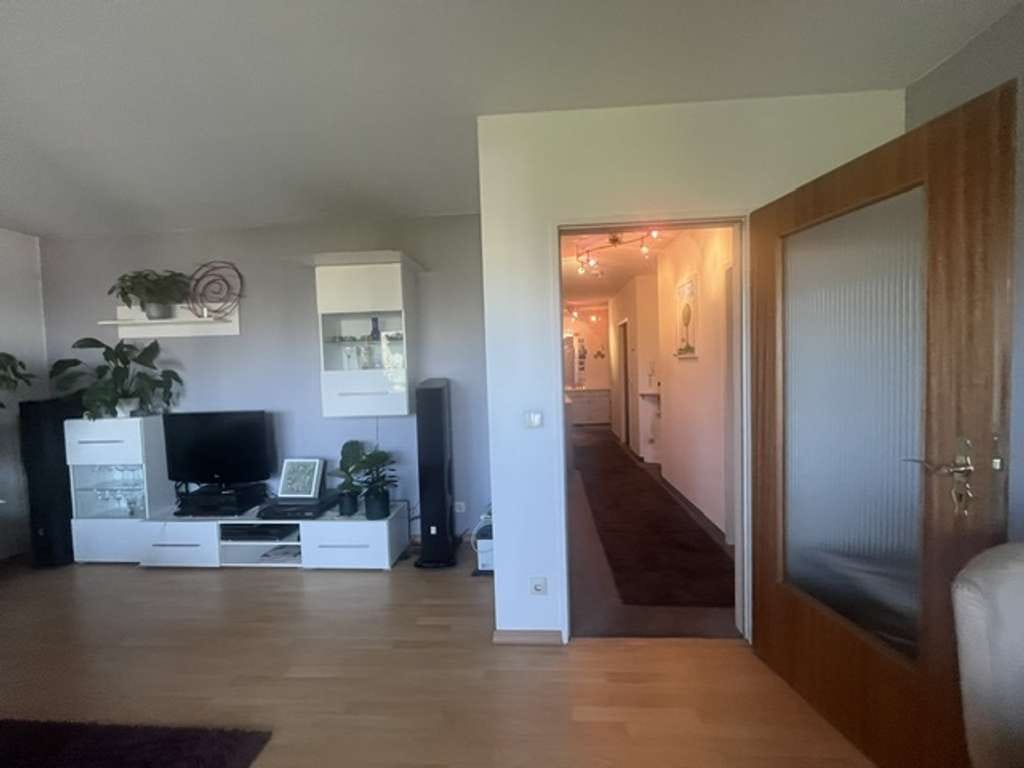 Immobilie in Immenstaad am Bodensee - Gut geschnittene 3-Zimmer Wohnung mit Fernsicht Richtung See und Garage - Bild 4