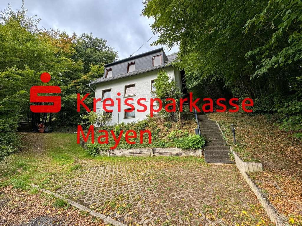 Immobilie in Roes - Einfamilienhaus in idyllischer Waldrandlage – viel Platz für die Familie - Bild 0