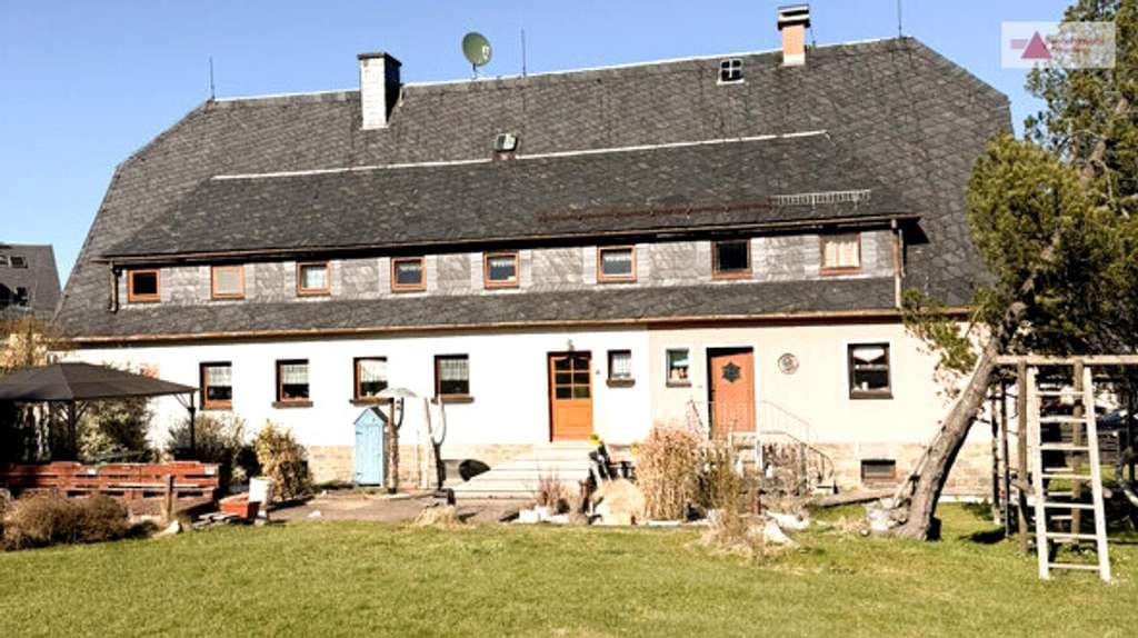 Immobilie in Crottendorf - Einfamilienhaus mit Ausbaureserve & großem Grundstück in Crottendorf | 2 WE möglich | Nebengebäude - Bild 0