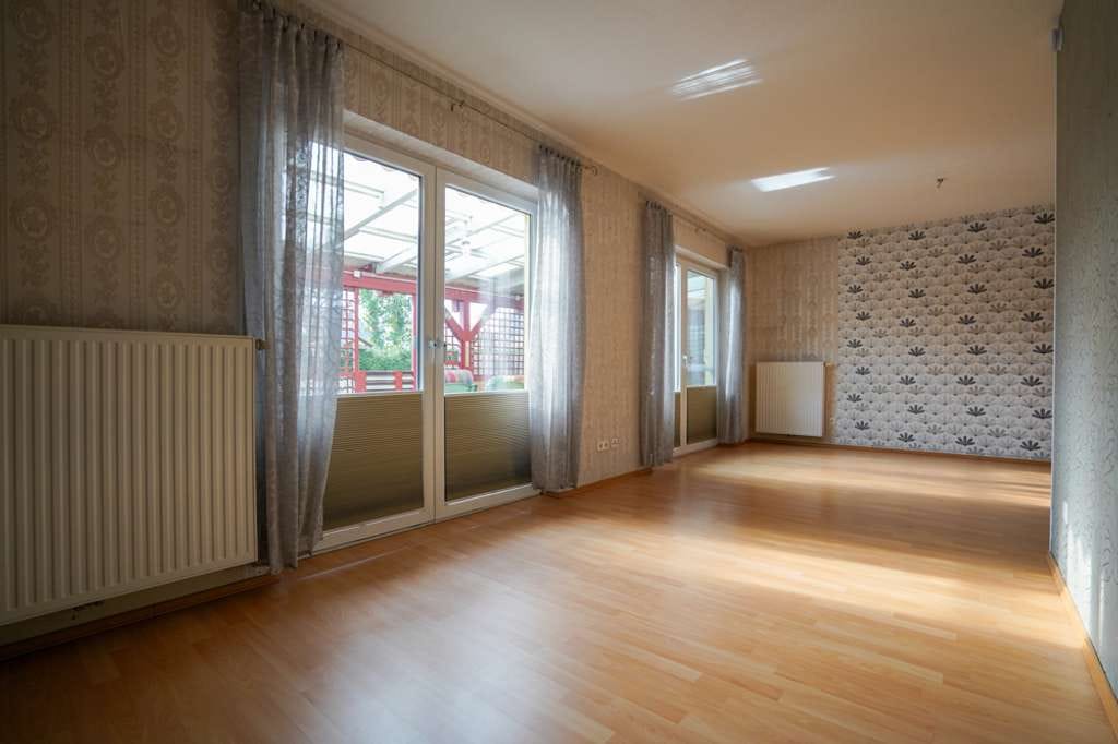 Immobilie in Saterland - * 6 Schlafzimmer * Gasheizung von 2023 * großer Innenhof * großes Grundstück * überdachte Terrasse - Bild 4