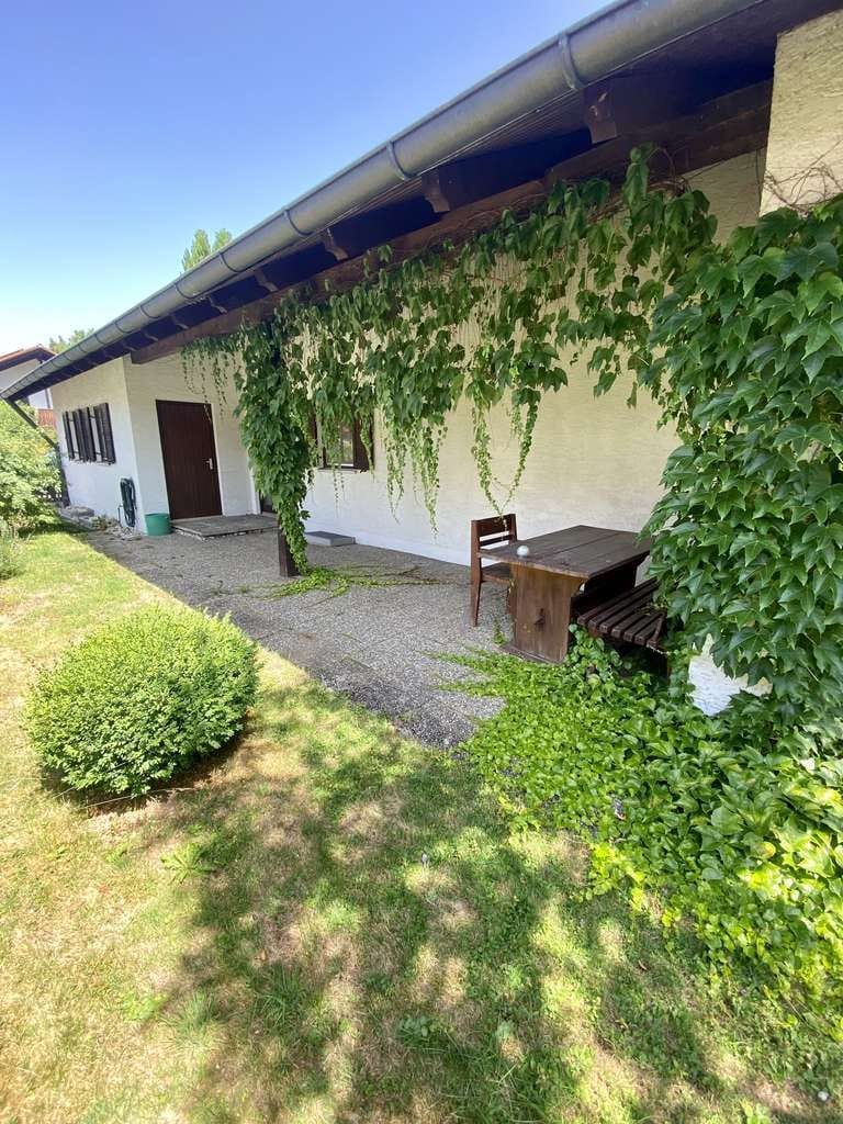 Immobilie in Fuchstal - Einfamilienhaus mit Sanierungspotenzial – attraktive Förderchancen (KfW/BAFA) in Fuchstal - Bild 1