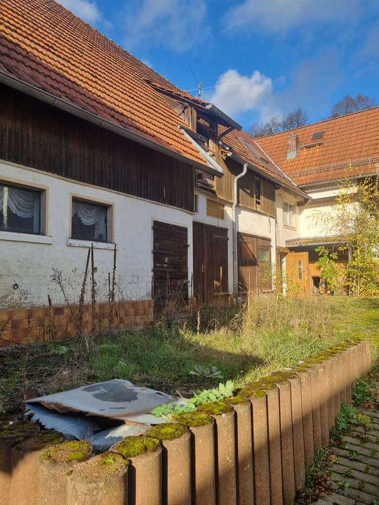 Immobilie in Kaltennordheim - Sanierungsbedürftiges Wohnhaus mit Anbau sowie Scheune - Bild 2
