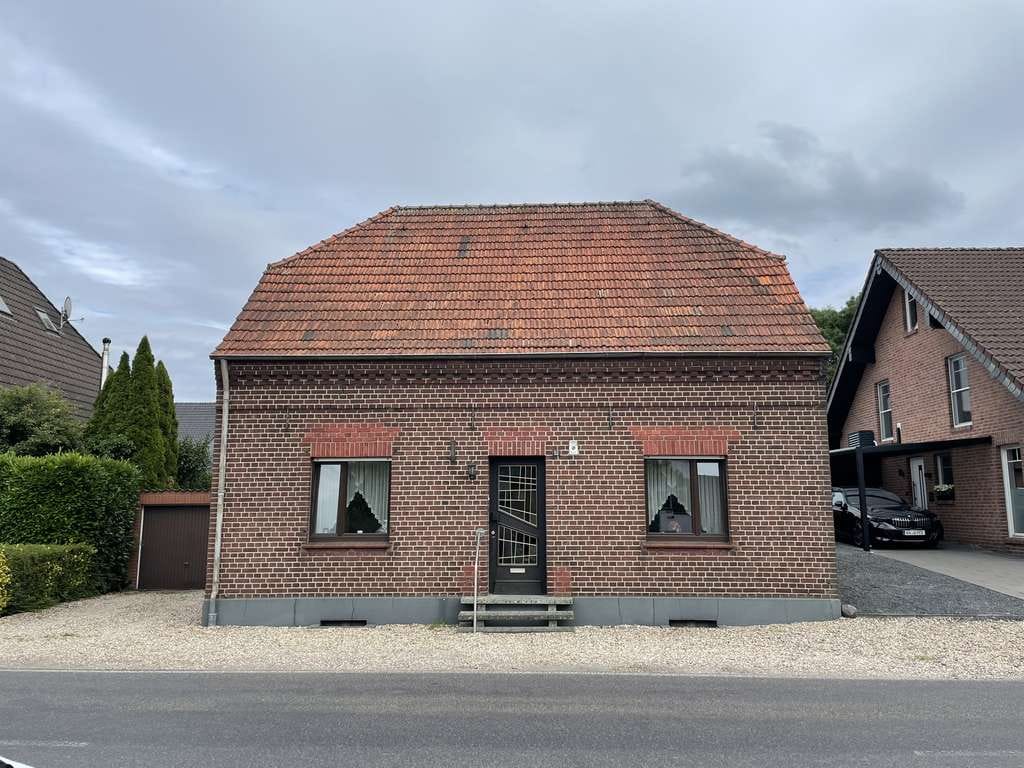 Immobilie in Kempen - Charmanter Altbau mit viel Potenzial – Freistehendes Einfamilienhaus in ruhiger Lage von Tönisberg - Bild 0