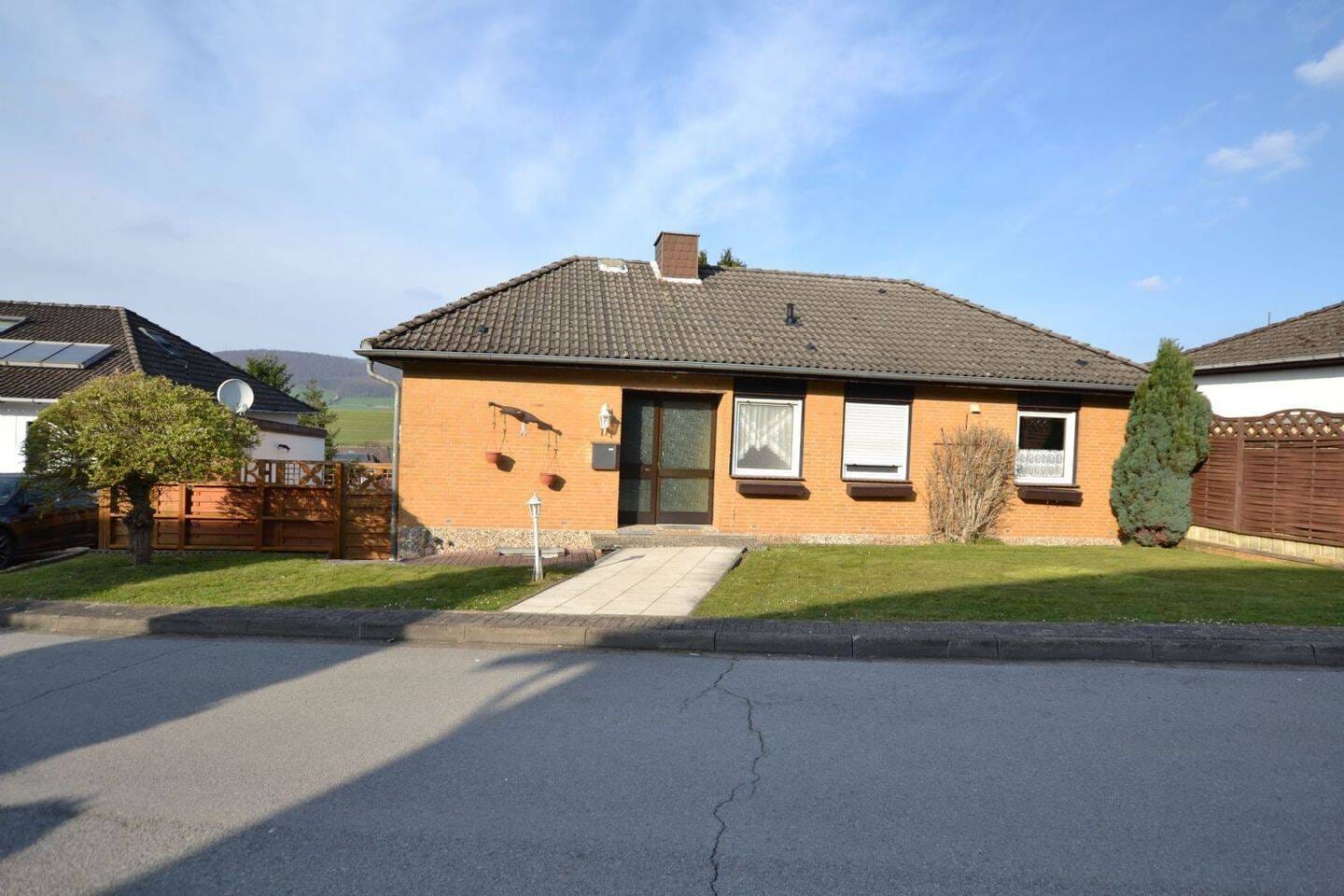 Immobilie in Eschershausen - Bungalow mit Fernsicht in 37632 Eschershausen - Bild 2