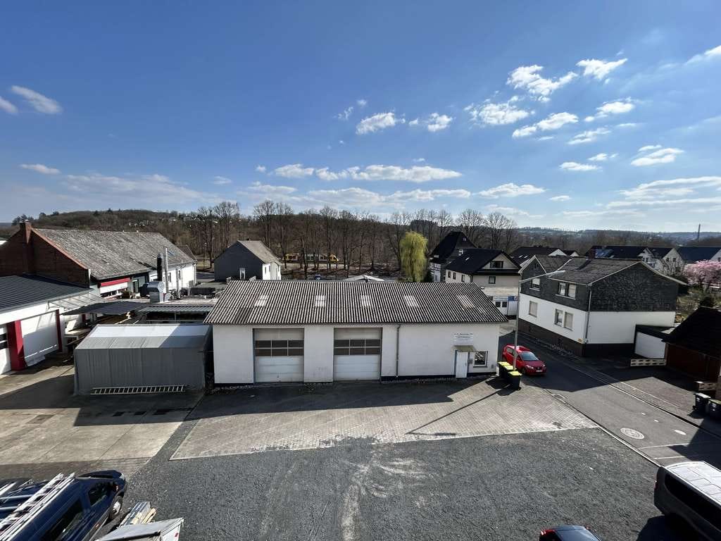 Immobilie in Altenkirchen (Westerwald) - Altenkirchen, Eigentumswohnung DG mit 80m² WFL und Stellplatz in guter Wohnlage - Bild 3