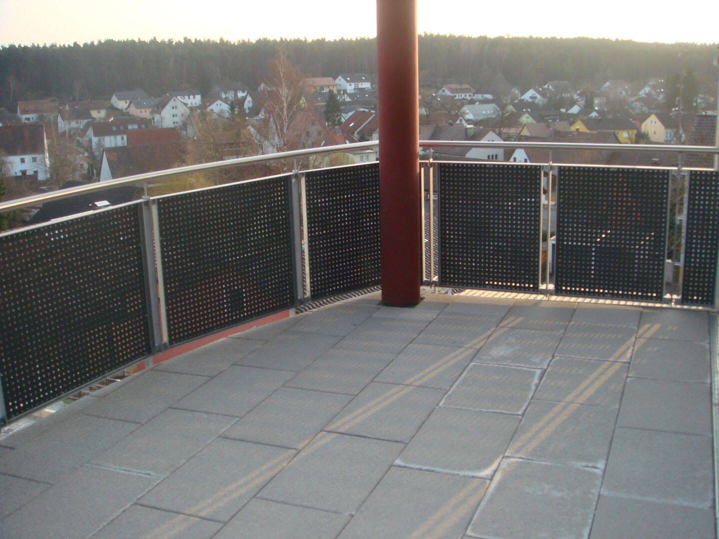 Immobilie in Winkelhaid - HELLE GROßE 4-ZIMMER-WOHNUNG MIT SEHR GROßEM BALKON - Bild 3