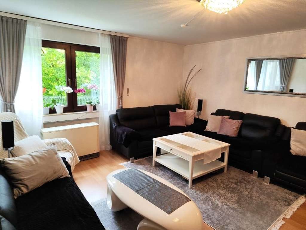 Immobilie in Allmersbach im Tal - Frei ab sofort - Charmante 3,5-Zimmer-Wohnung mit Balkon und Garage! - Bild 3