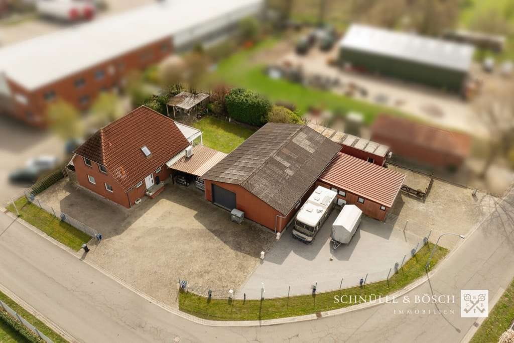 Immobilie in Ahlerstedt - Einfamilienhaus mit Gewerbehalle in Ahlerstedt - Bild 1