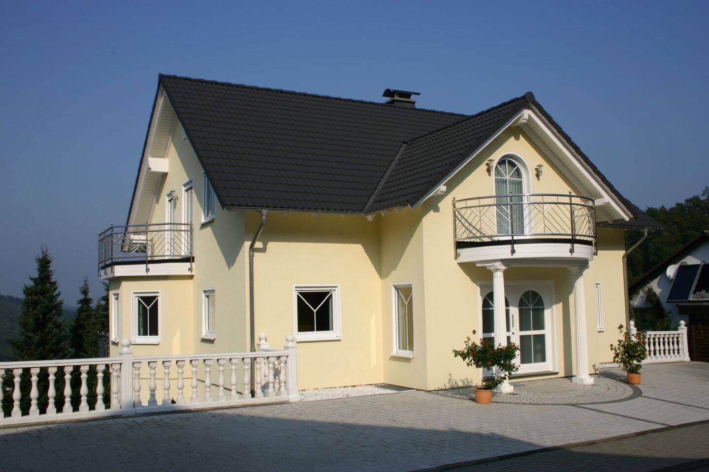 Immobilie in Emmerzhausen - Villa del Sol umgeben von Bergen und Wäldern. - Bild 1