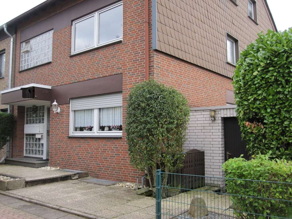 Immobilie in Recklinghausen - RE. -Quellberg ! ETW. in kl. Wohneinheit+ Balkon, 1 Garage + 1 Stellpl.", 82 m² Wfl., Bj. 1977. - Bild 1