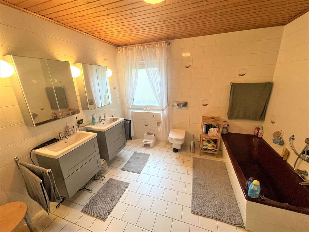 Immobilie in Reichelsheim - Reichelsheim: Zweifamilienhaus mit viel Nutzungs- u. Entwicklungspotenzial - Bild 3