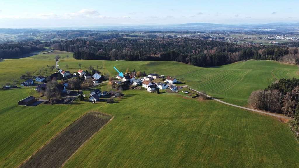 Immobilie in Waldburg - Großzügiges 2-Familienhaus in Waldburg-Egg mit Alpenblick, Bauplatzpotenzial & 4 Garagen - Bild 1