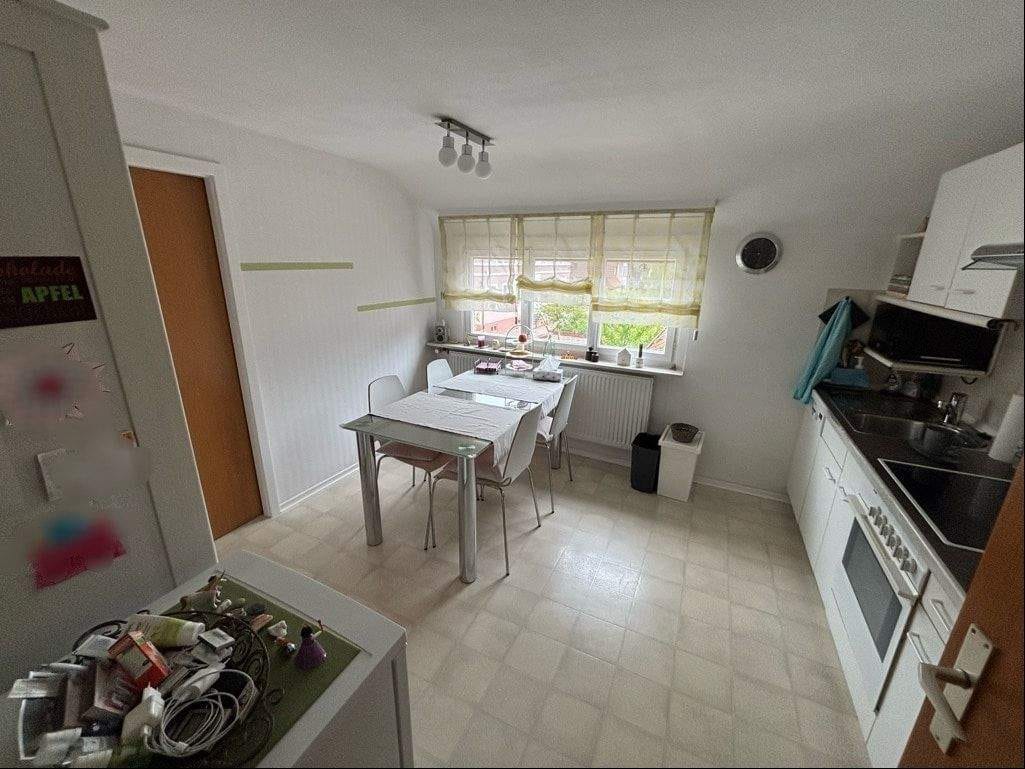 Immobilie in Zell am Harmersbach - Charmante 4-Zimmer-DG-Wohnung in gepflegtem Wohn- und Geschäftshaus - Bild 1