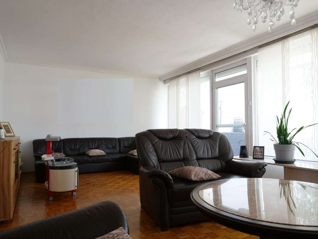 Immobilie in Erbes-Büdesheim - Viel Platz für Ihre Ideen. Großzügiger Bungalow in ruhiger Lage von Erbes-Büdesheim - Bild 2